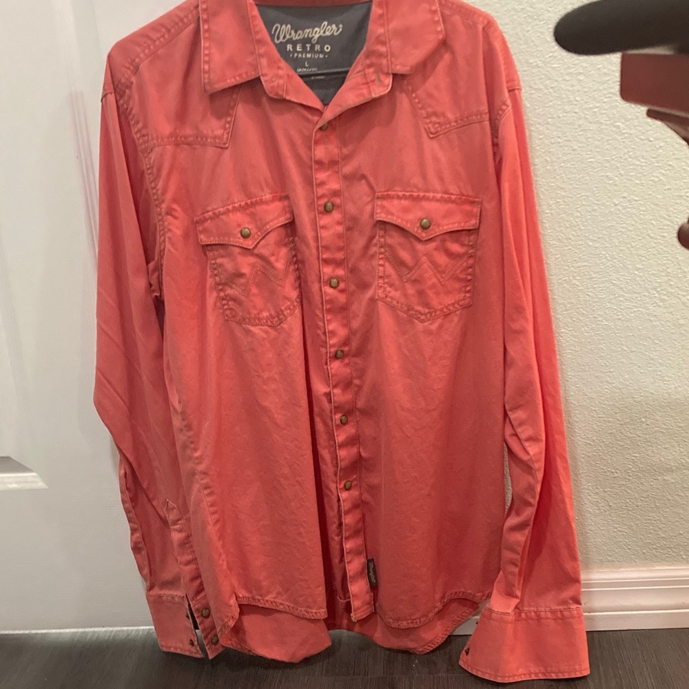 Wrangler Retro Coral Long Sleeve Shirt New with out tag.